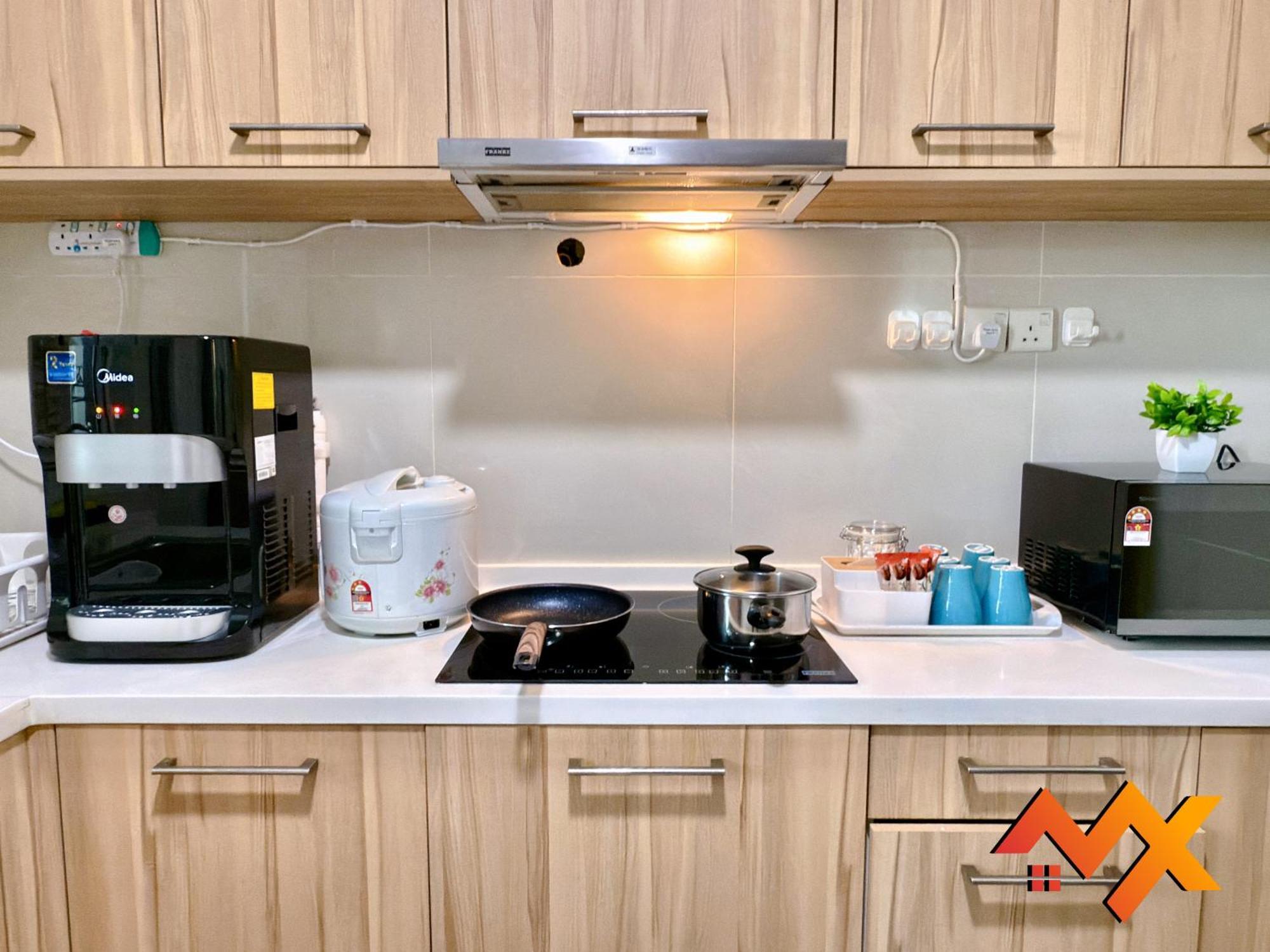 Ksl Mall 6-20pax Private Lift-netflix-smarttv 70inch Apartemen